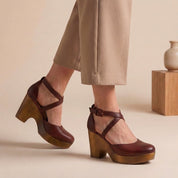 Women's Chic Artisanal Closed-Toe Wood Platform Wedges