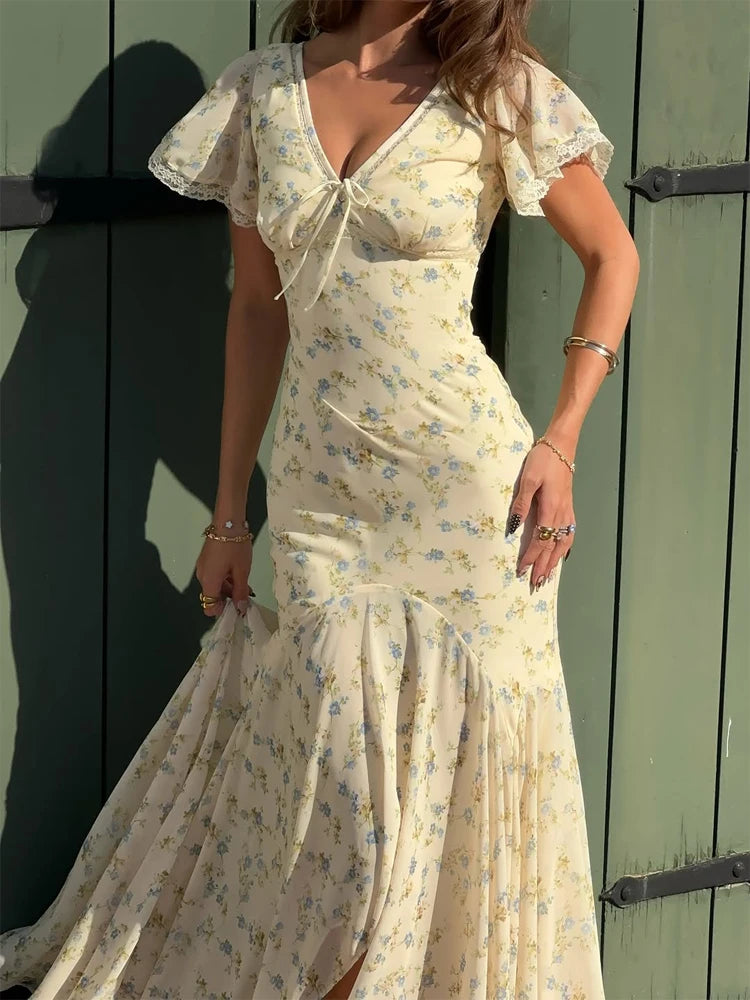 Women's Romantic Flutter-Sleeve Floral Pleated V-Neck Midi Dress
