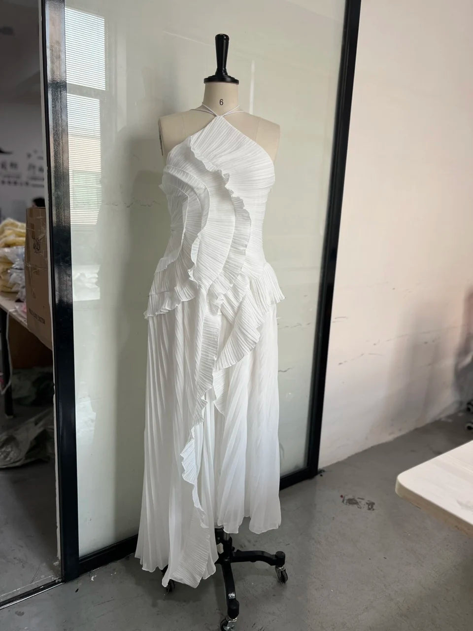 Women's Graceful Halter Tiered Chiffon Backless Evening Gown